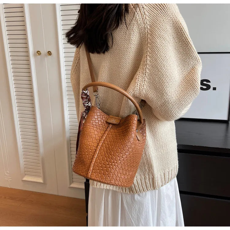 Women's Woven Bucket Bags Crossbody Purse, Elegant Tote for Travel & Formal Events, Durable Wipe-Clean Luxury Handbag