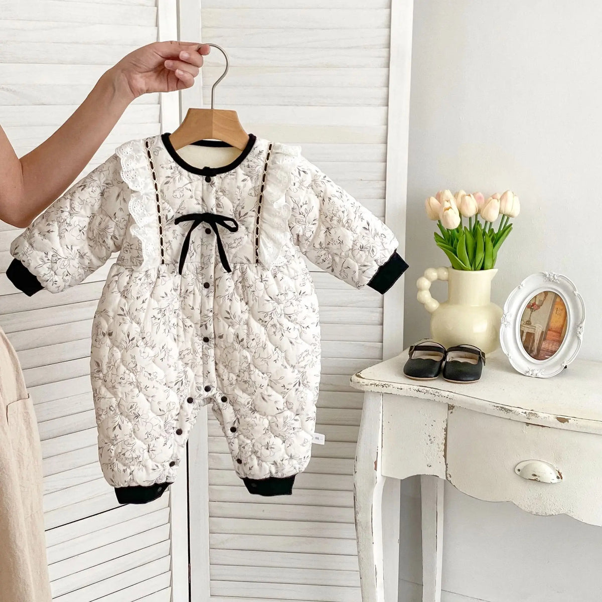 2025 Winter New Baby Warm Romper Newborn Toddler Clothes Plus Velvet Thick Infant Girl Flower Print Bow Padded Jumpsuit 0-24M