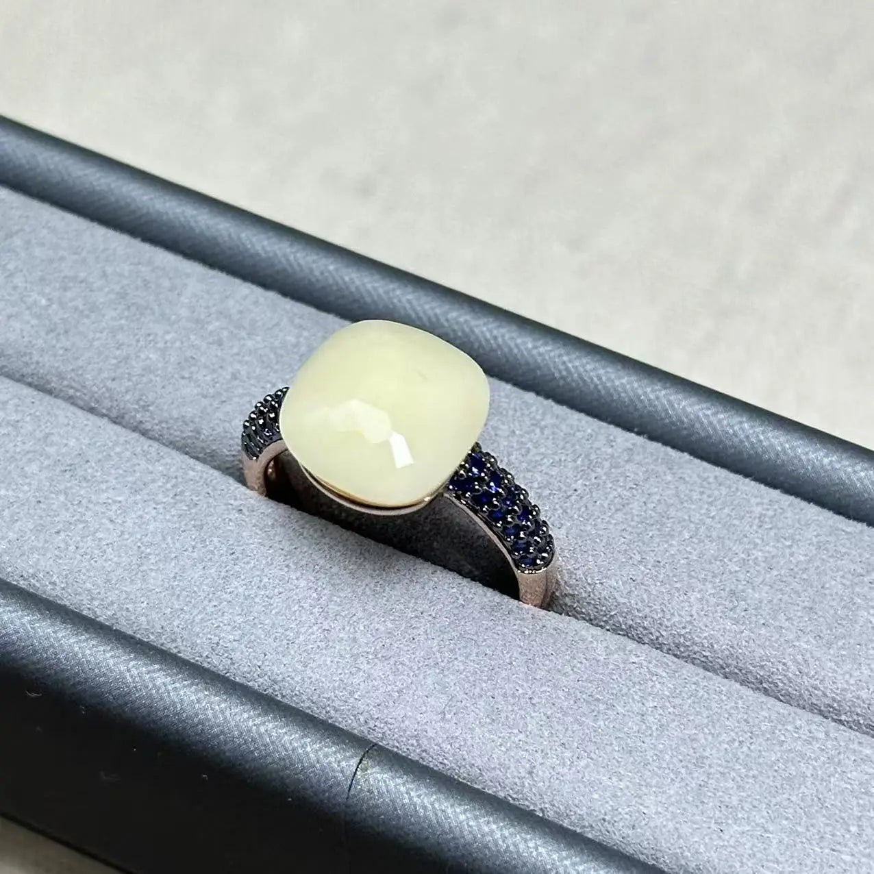 Flat Ring For Women Candy Color Crystal Ring Inlay Blue Zircon with Blackgun Plated Party Gift Fashion Jewelry For Women