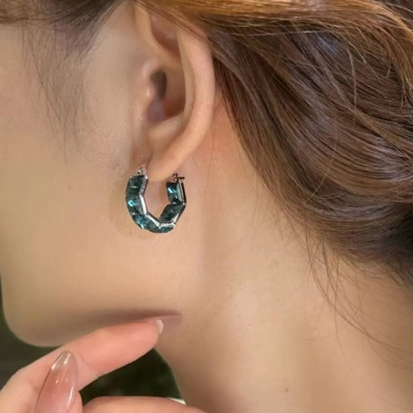 2025 Korean new design fashion jewelry luxury square blue crystal hoop earrings elegant women's daily work accessories