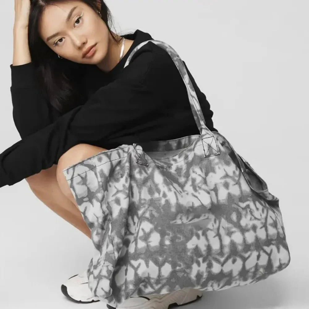 Y2K Handbag Large Capacity Shopping Bag Neutral Shoulder Bag Minimalist Large Capacity Sports Gym Bag Neutral Shoulder Bags