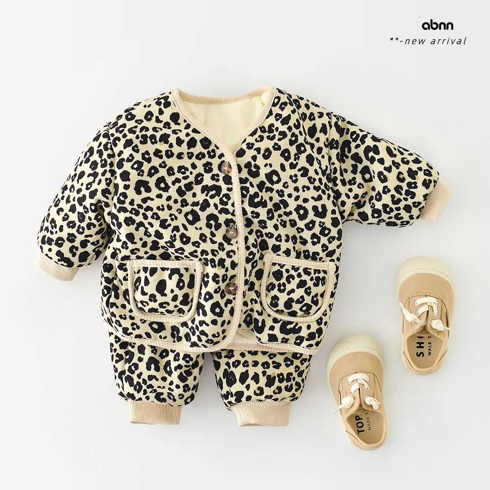 2026 Winter New Baby Warm Clothes Set Cute Leopard Floral Coat + Pants 2pcs Suit Vintage Baby Girl Outfits Infant Jacket Set