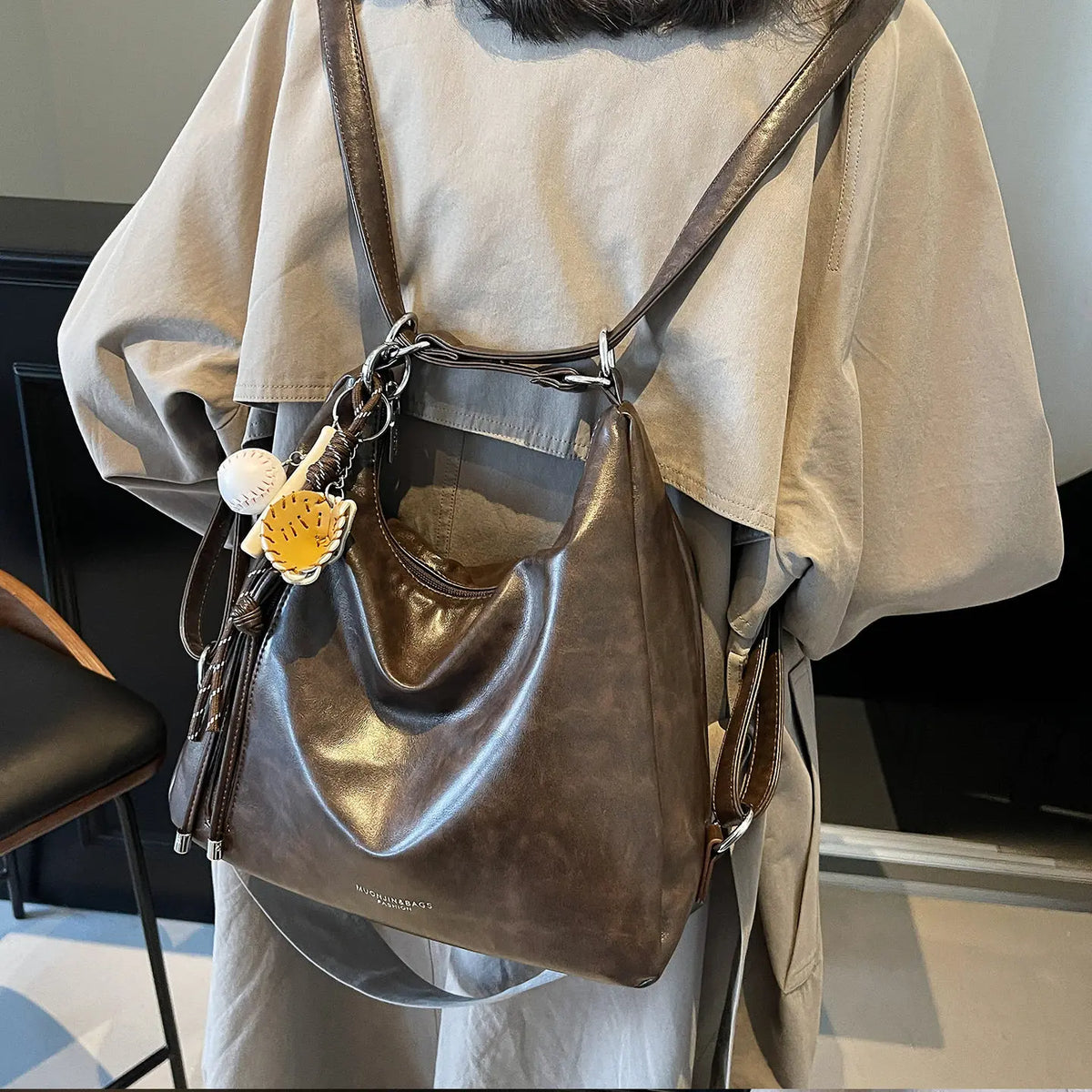 Retro Large Capacity Crossbody Shoulder Tote Bag for Women Commuter Bag 2025 New Luxury Minimalist High-End Feel PU Leather