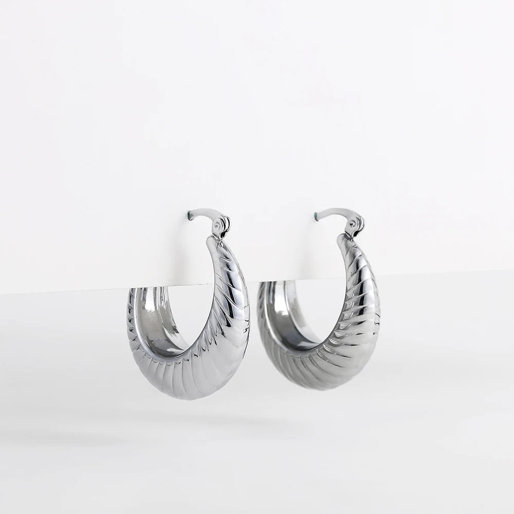 New Trend Silver Color Polished Stainless Steel CC Circle Chunky Hoop Earrings Twist PVD Dome Lightweight Hammered Drop Earrings