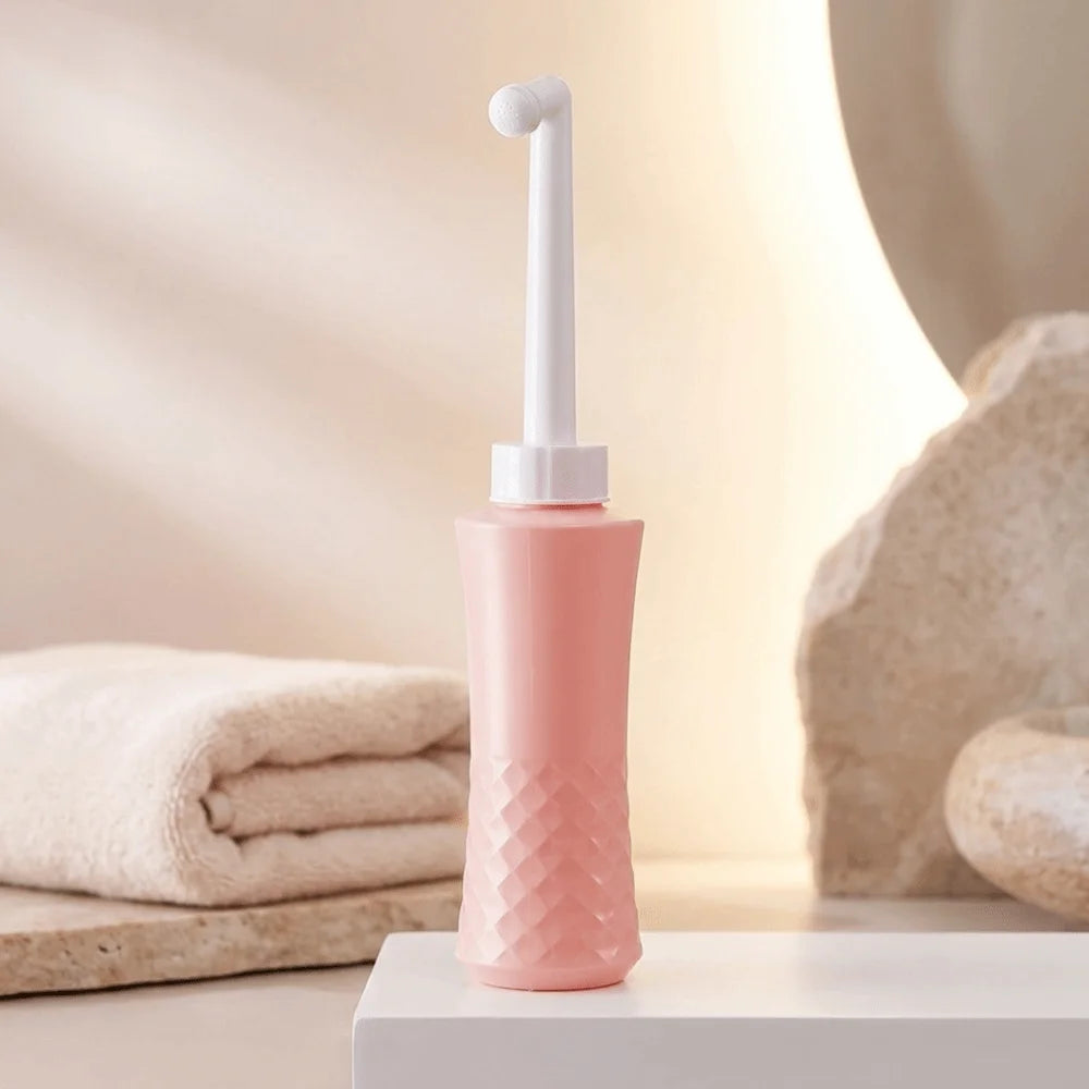 Essentials Easy Squeeze Mom Peri Bottle Angled Nozzle Portable Perineal Bottle Lightweight Female Wash Bottle Feminine Hygiene