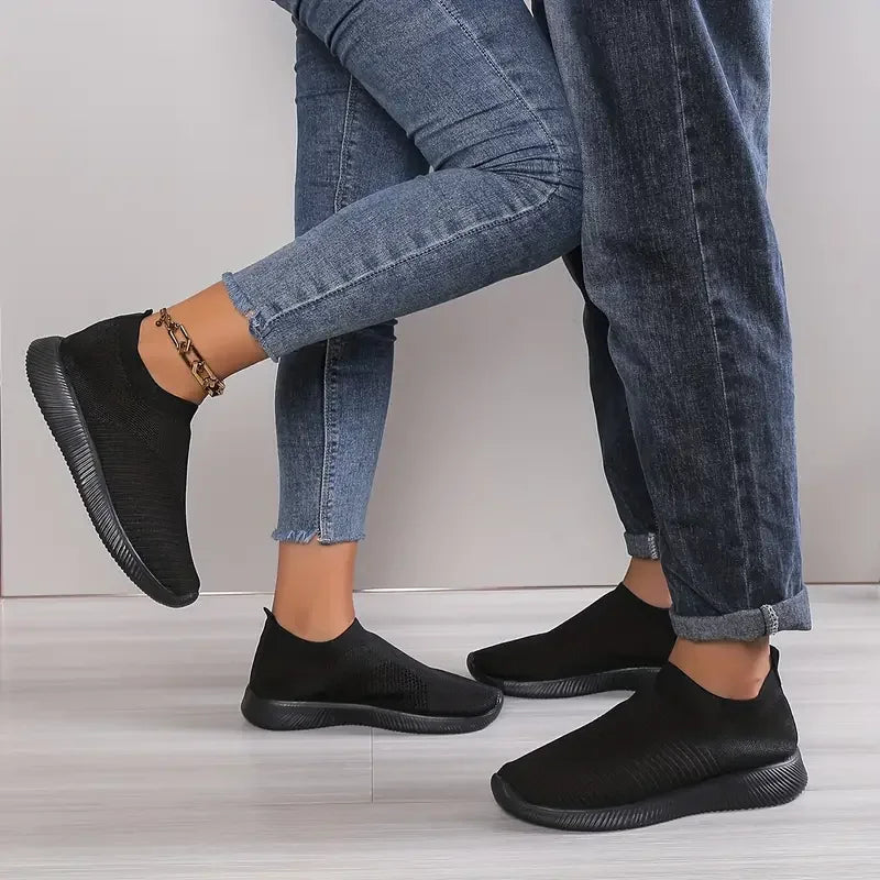 Ladies Casual Shoes Lightweight Comfortable Outdoor Walking Shoes Solid Color Soft Sole Slip-On Flats Sneaker Shoes For Women