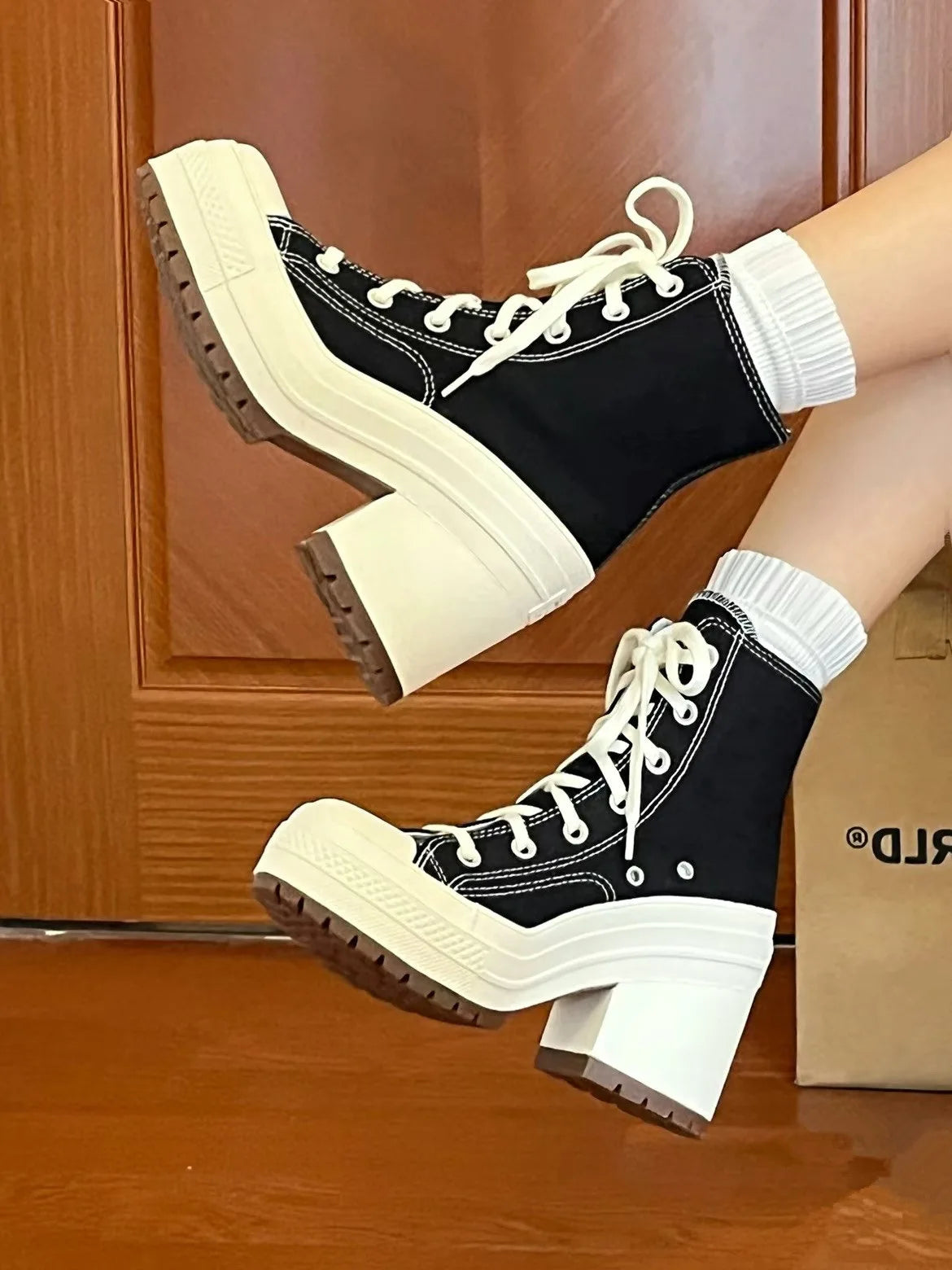 Women Platform Sneakers Designer Women Boots Fashion Outdoor Vulcanize Shoes Women High Top Canvas High Heels Plus Size 36-42