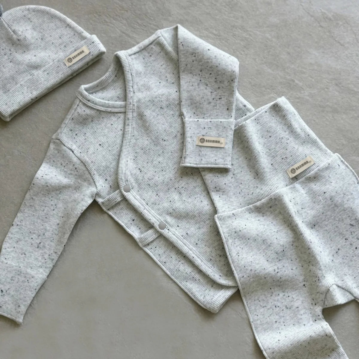 2026 Autumn New Baby Home Clothes Set Infant Boy Girl Long Sleeve Tops + High Waisted Pants + Hat 3pcs Suit Newborn Outfits