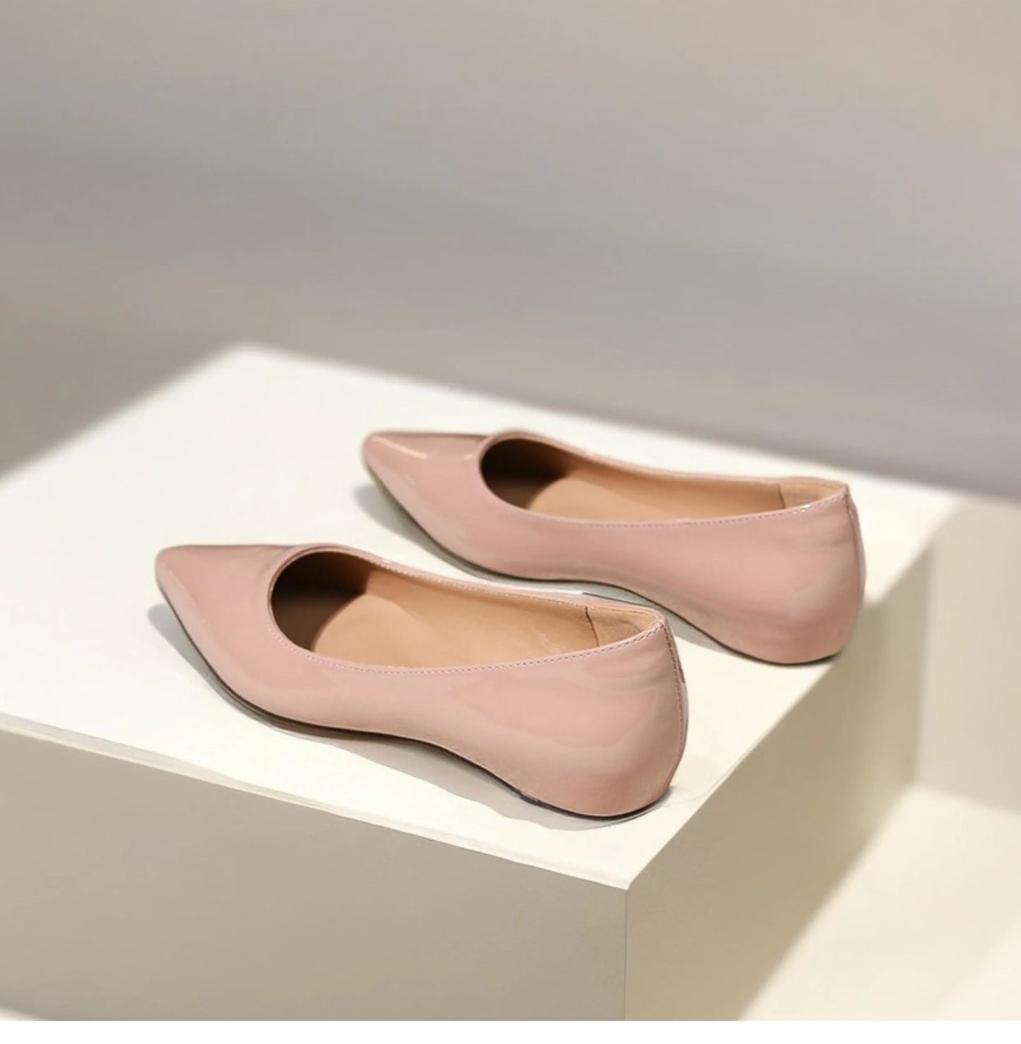 Ladies' pointed, internally raised flat sole single shoe, patent leather solid color versatile casual shallow mouth single shoe