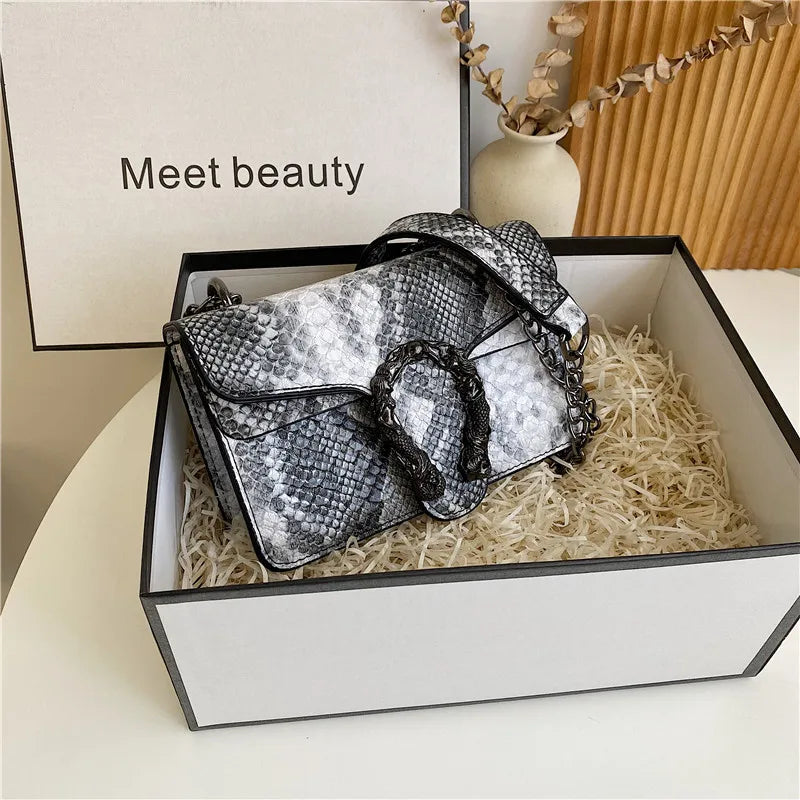 2025 New Vintage Intricate Embroidery Small Crossbody Bag for Women Luxury Craftsmanship Office To Outing Transition Timeless