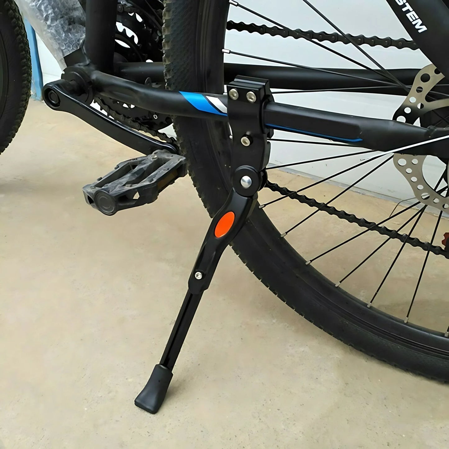 24/27 Inch Bike Kickstand Adjustable Heavy Duty Aluminum Alloy Bicycle Kickstand for Mountain Road Bikes Cycling Accessories