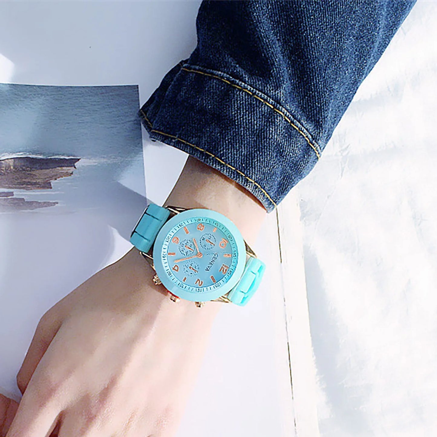 Women'S Waterproof Watch Jelly Quartz Watch Round Arabic Numeral Dial Silicone Strap Fashion Watch Decoration Gift