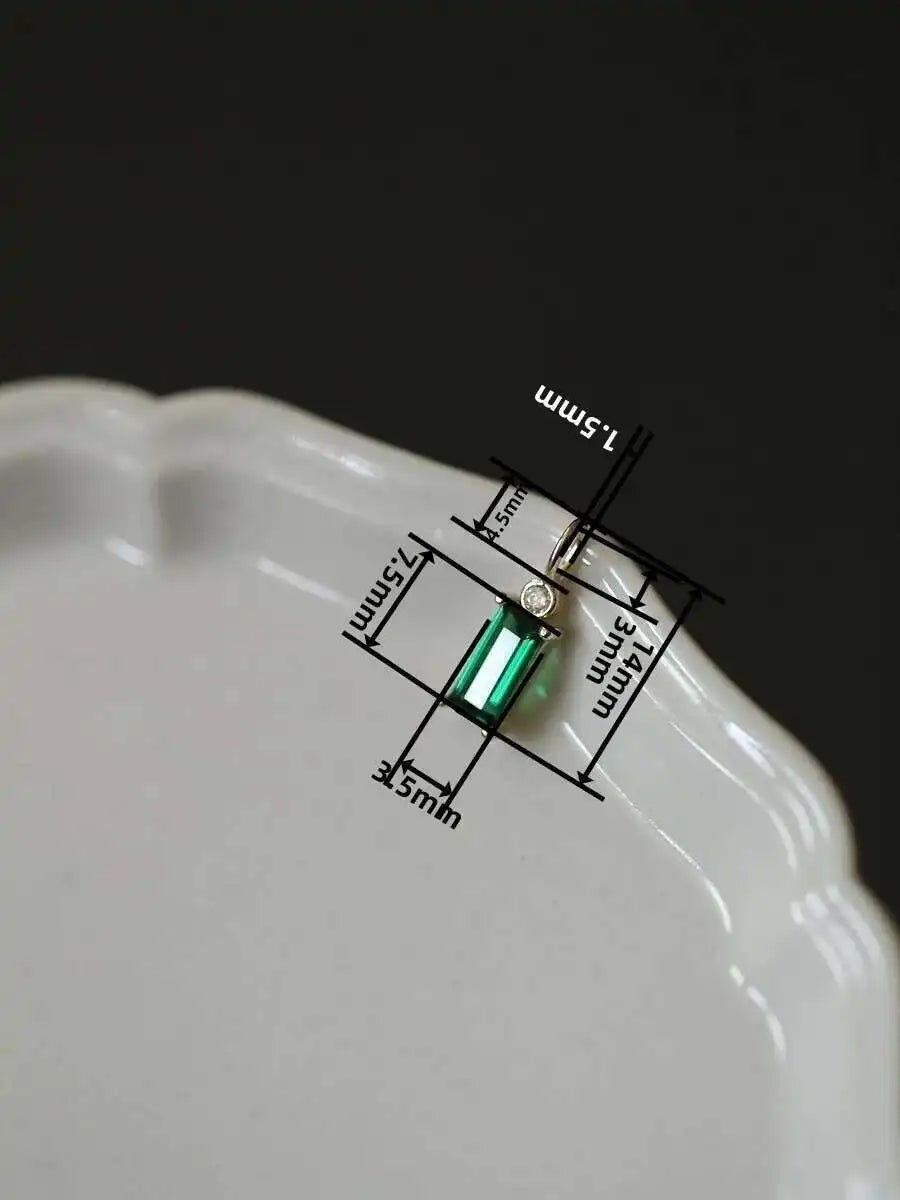 GOLDtutu Pure 9K Gold Necklace Pendant for Grandmother Green Rectangular Diamond, Mini Temperament Retro, kj450