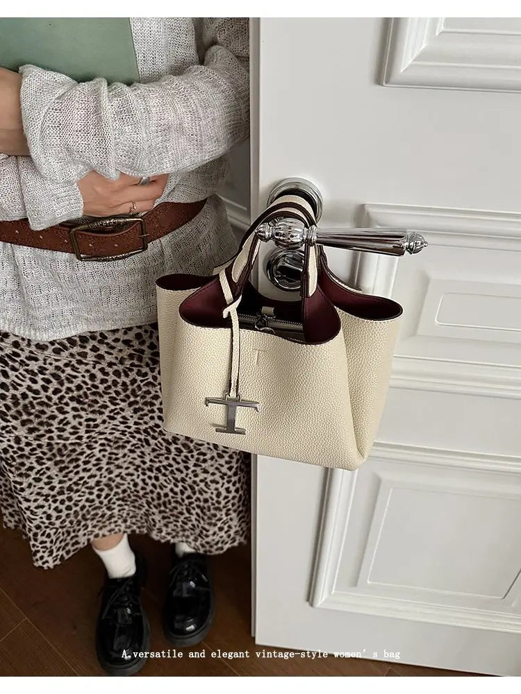 Unique High-End Leather Diaper Bag: Elegant Crossbody Messenger Bag For Women With Vintage Designer Look And Large Capacity