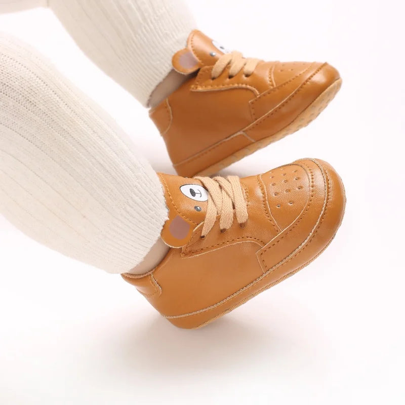 Comfortable Beginner Walking Shoes Breathable Fabric Soft Sole Design Suitable for All Seasons Indoor And Outdoor