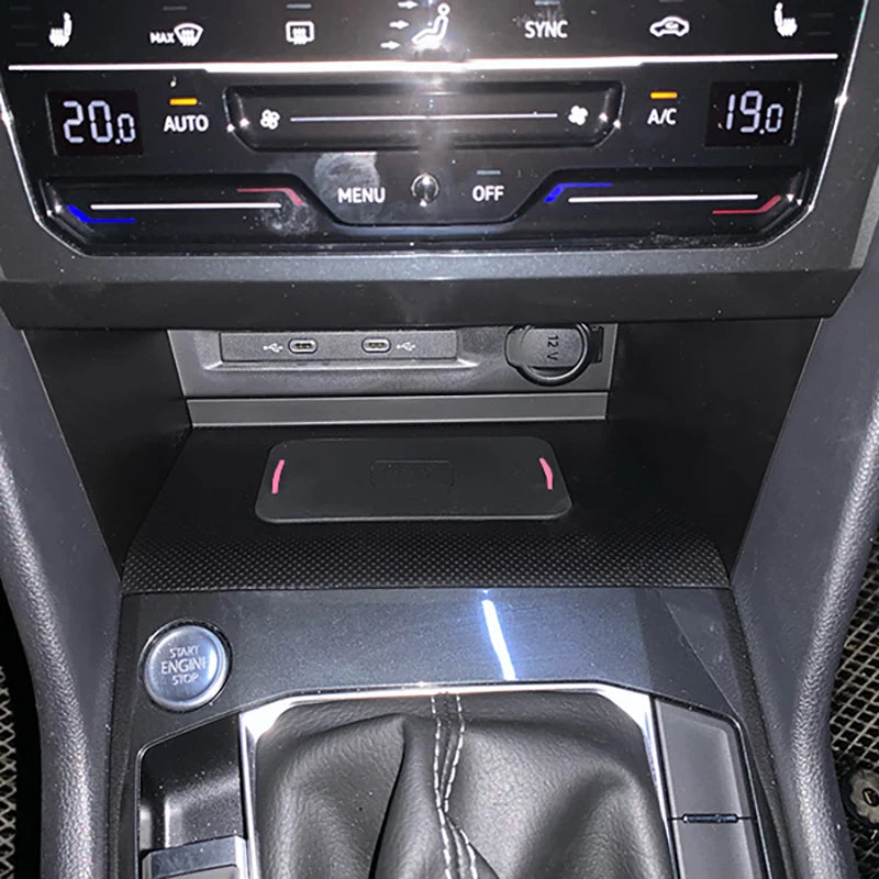 Car wireless charger mobile phone charger fast charging holder charging pad for VW Tiguan MK2 Tiguan Allspace Tharu 2017-2021
