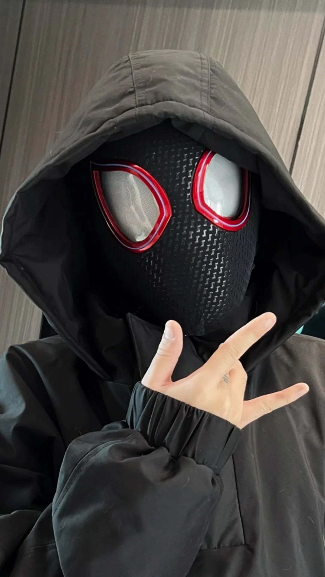 1:1 Miles Morales Mask with Movable Eyes Mascara Electric Gwen Spider-Man Helmet Ring Control Halloween Cosplay Mask Toy Gift