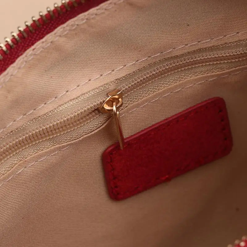 Trendy Vintage Evening Bags for Women, French Luxury Faux Suede Tassel Handbags with Durable Metal Handle