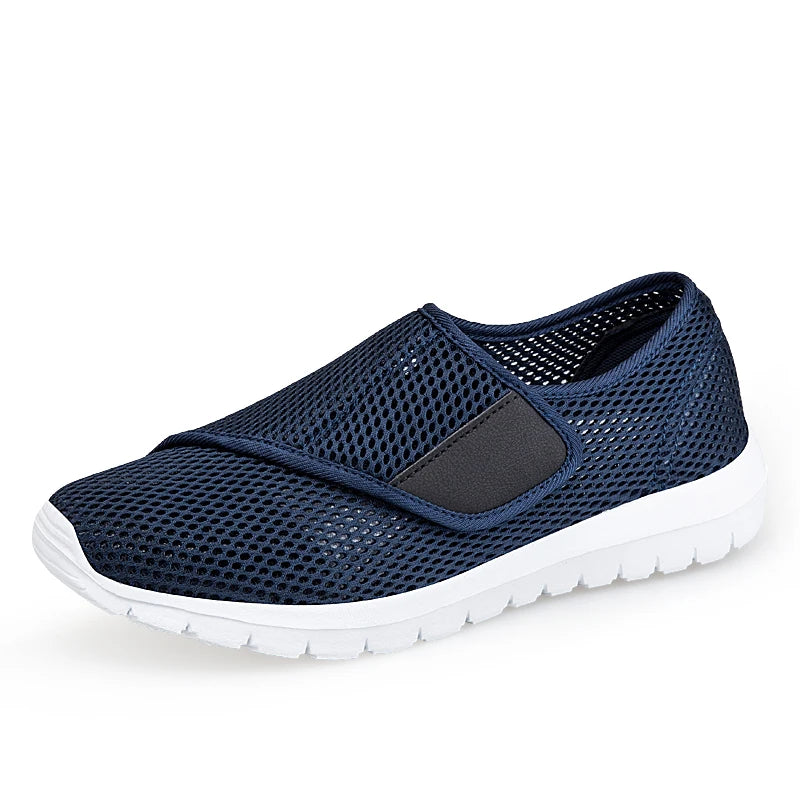 New Summer Walking Sports Shoes for Men's Casual Wear, Featuring Ultra-light Mesh Soft Soles and Anti-slip Properties