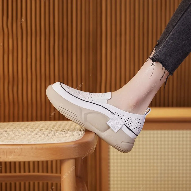 New Casual Loafers Women's Thick-soled One-pedal Through The Net Soft Leather Retro Single Shoes Women's Shoes Wholesale