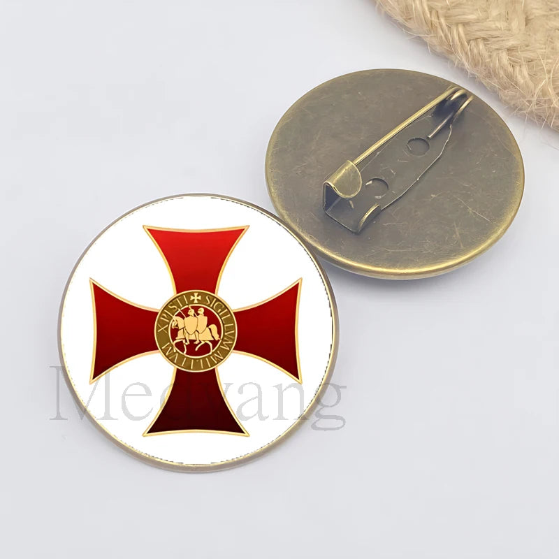 New Knights Templar brooch men's Red Cross Freemason emblem glass lapel badge hat backpack pin