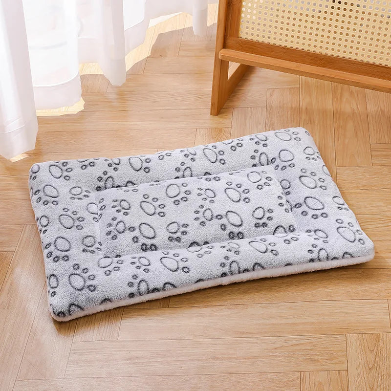 Thicken Cat Dog Mat Breathable Flannel Soft Pet Cushion for Dog Cats Winter Warm Cat Sleeping Mat Pet Bed Blanket Home Accessory