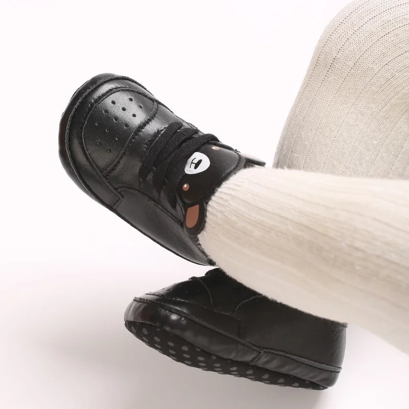 Comfortable Beginner Walking Shoes Breathable Fabric Soft Sole Design Suitable for All Seasons Indoor And Outdoor