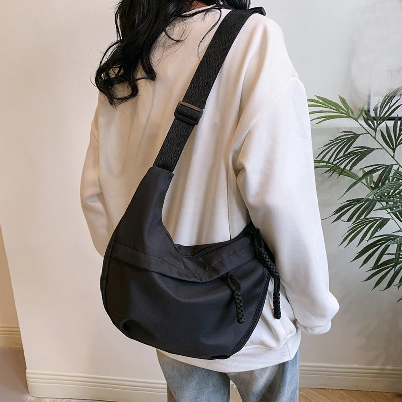 New Style Crossbody Handbag for Women, Fashionable Mini Street Small Shoulder Bag, Lightweight and Single-Shoulder Design.