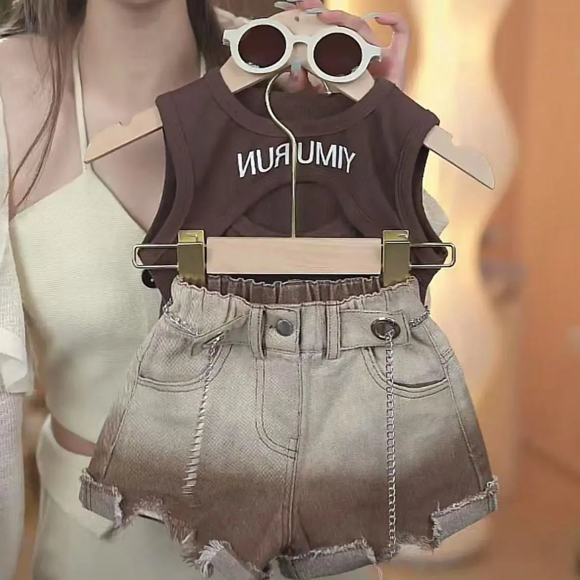 Girls' Summer Clothing Set 2025 New Children's Tank Top Denim Shorts Two Piece Set Girls' Elegant Summer Fashion