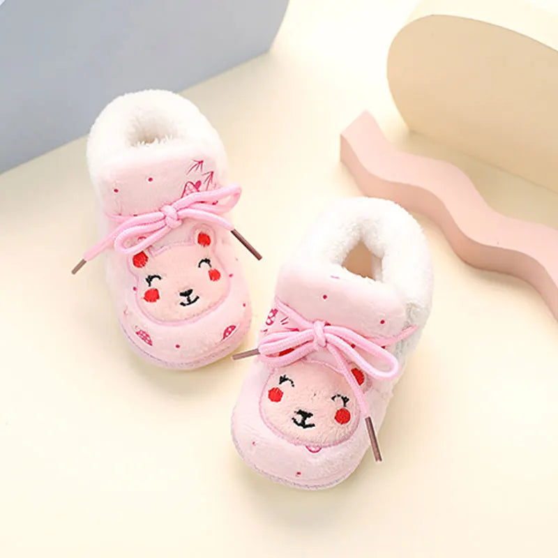 Baby Walking Shoes with Warm Plush Kids First Walker Boots Comfortable Cute 2025 Winter New Girls Casual Boots with Cute Bears