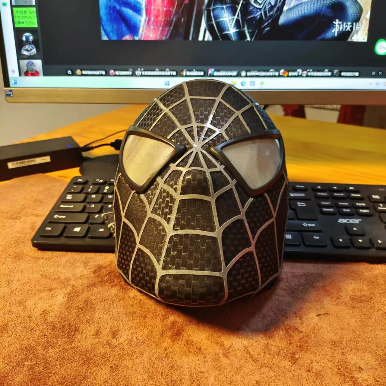 Hot Sale Marvel 1:1 Tobey Mask 3d Spider-Man Venom Helmet Lights With Mask Removable Lenses Mascara Cosplay Set Christmas Gift