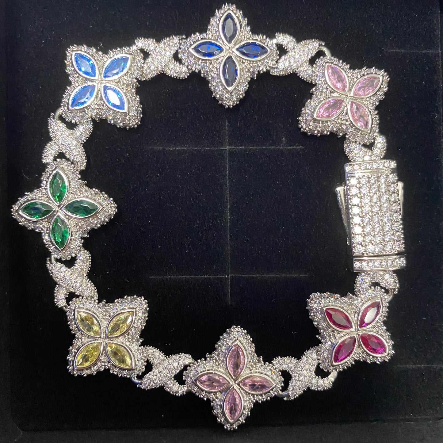 UWIN Multi Color CZ Floral Inifinity Chain Necklaces Pave Setting AAAAA Cubic Zircon Clover Necklace Fashion Jewelry for Gift