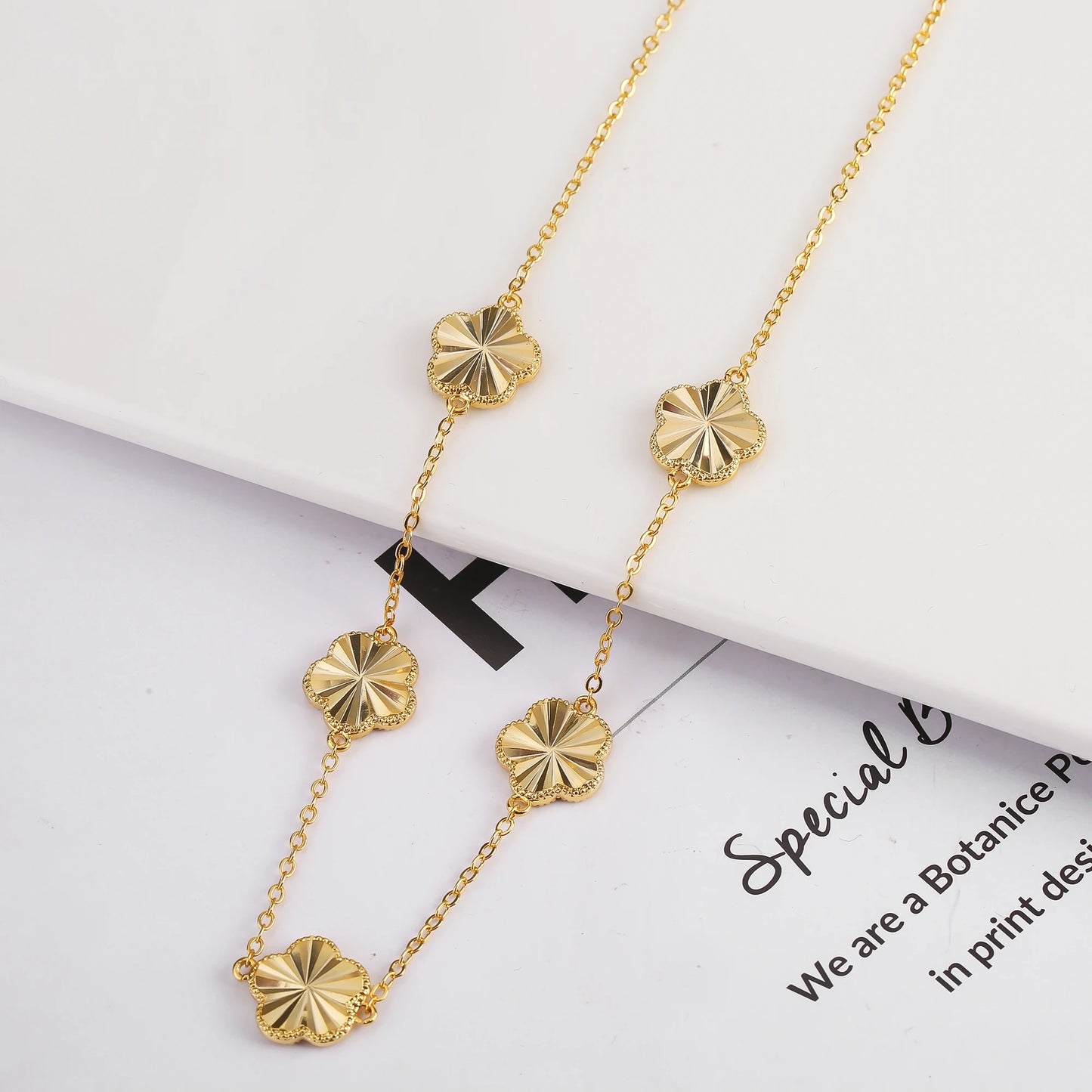 New Double Sided Minimalist Metal Jewelry Set With New Design Plum Blossom Plant Five Leaf Flower Gift For Women's Clover