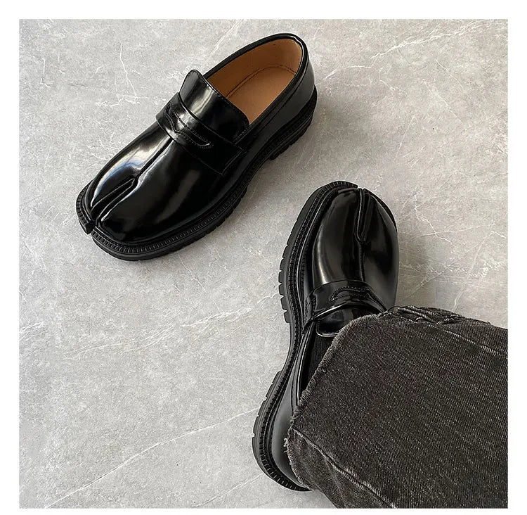 Split toe horseshoe shoes for men's thick sole Loafer shoes Tabi shoes patent leather Korean version trend casual leather shoes