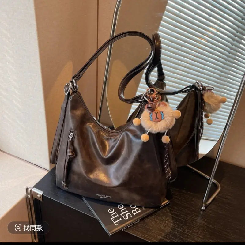 Retro Large Capacity Crossbody Shoulder Tote Bag for Women Commuter Bag 2025 New Luxury Minimalist High-End Feel PU Leather