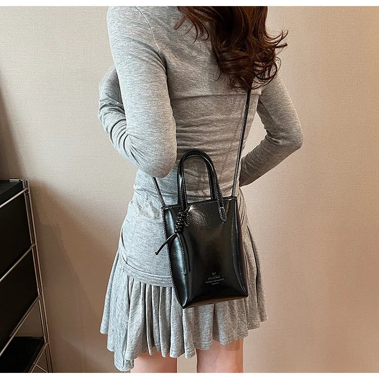 Women Handbags Female Pu Leather Shoulder Bags Luxury Large Capacity Crossbody Bags Solid Flap for Women Portable Phone Purse