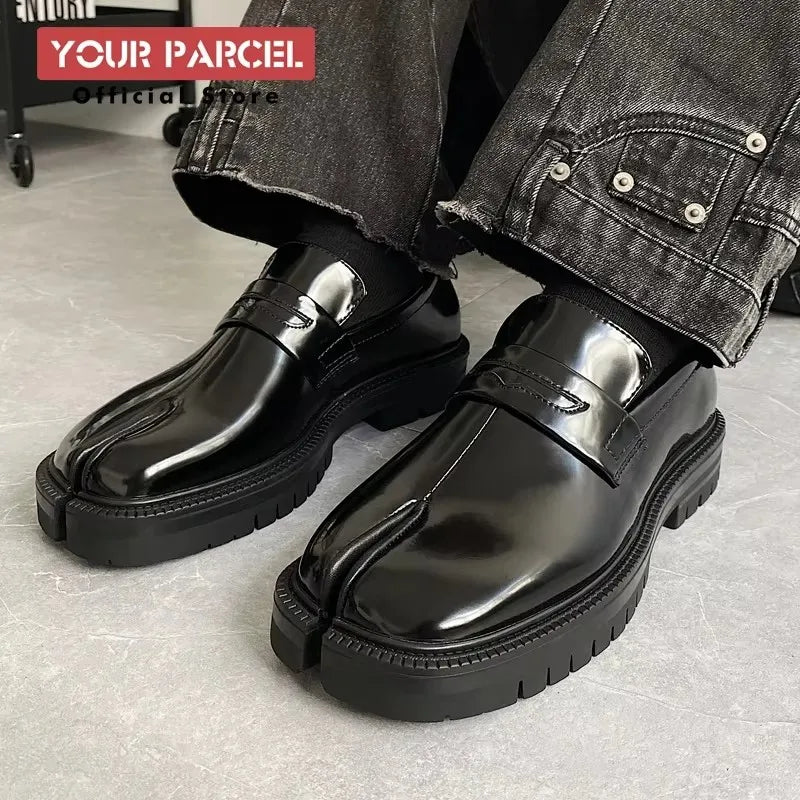 Split toe horseshoe shoes for men's thick sole Loafer shoes Tabi shoes patent leather Korean version trend casual leather shoes