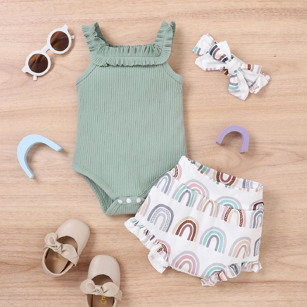 Summer Boys and Girls Are Comfortable and Cute 0-1 Years Old, Three-Piece Set with Pit Strip Suspenders + Shorts