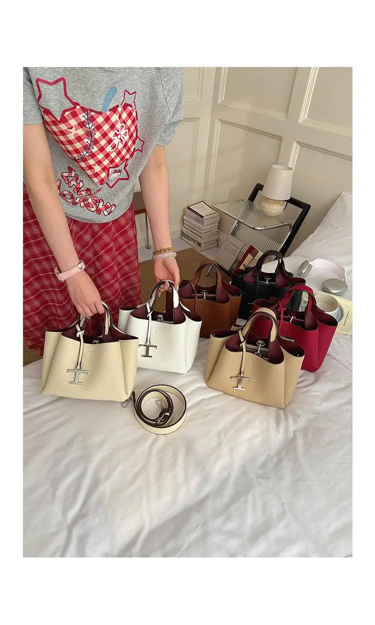 Unique High-End Leather Diaper Bag: Elegant Crossbody Messenger Bag For Women With Vintage Designer Look And Large Capacity
