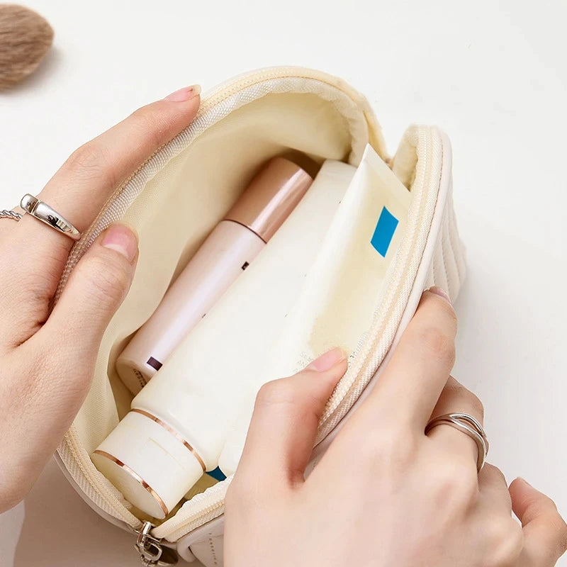 Girl Leather Makeup Bag Women Portable Cosmetic Bag Outdoor Waterproof Toiletries Organizer Female Beauty Bags Makeup Organizer