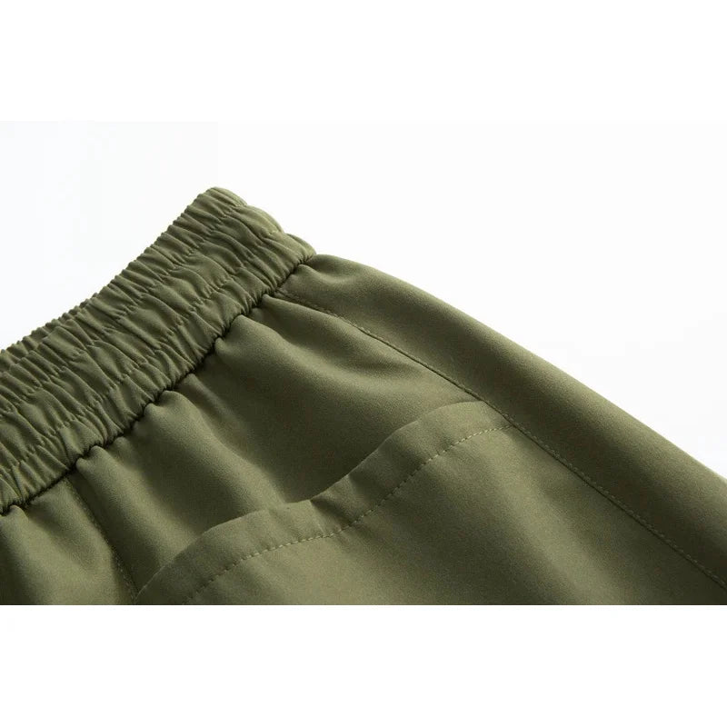 Men's sportswear pants are simple, versatile, retro and fashionable with large pleated pockets for outdoor work