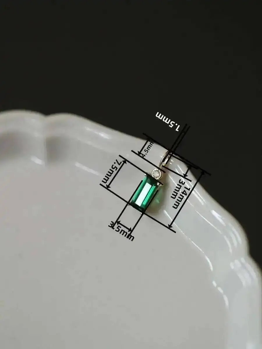 GOLDtutu Pure 9K Gold Necklace Pendant for Grandmother Green Rectangular Diamond, Mini Temperament Retro, kj450