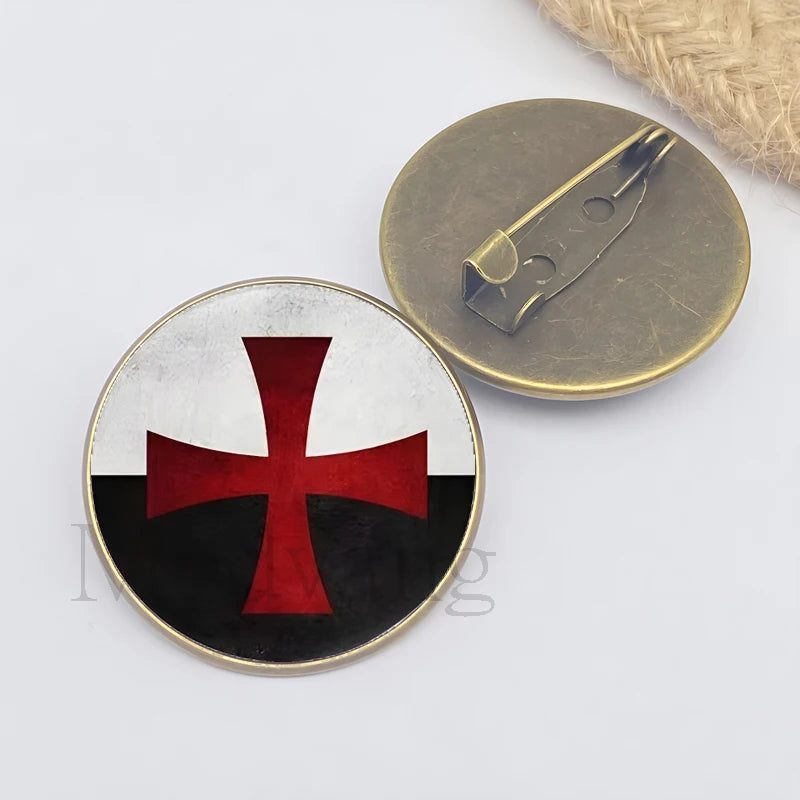 New Knights Templar brooch men's Red Cross Freemason emblem glass lapel badge hat backpack pin