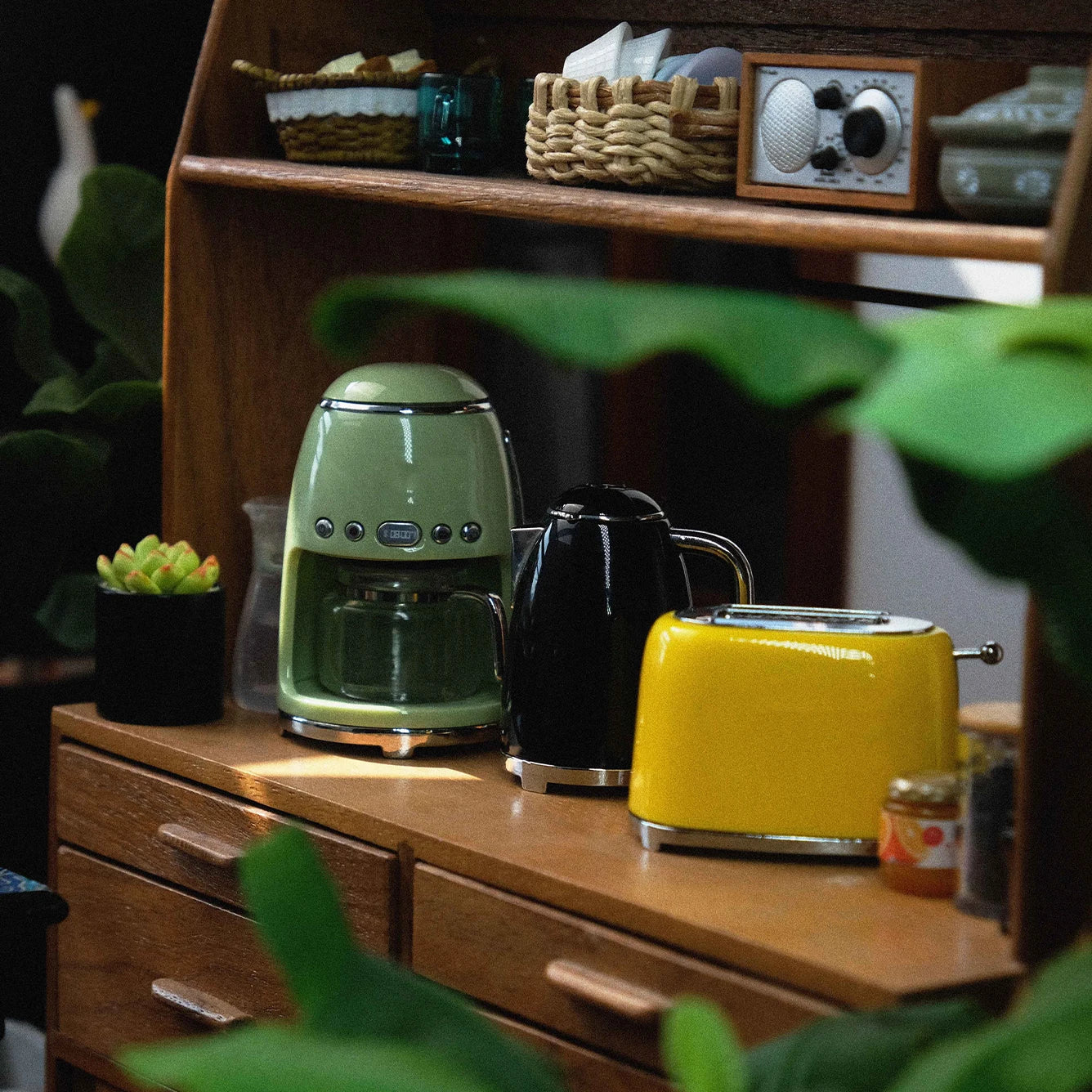 1:6 Doll House Model 3 Piece Set of Small Kitchen Appliances Decor Coffee Maker Kettle Toaster  Scene Ornament Shoot Props
