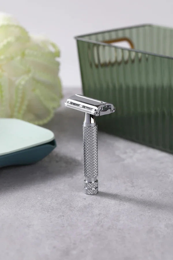 Yaqi Monarch Chrome Color Safety Razor 0.90mm Blade Gap 85MM Handle Length And 13.5MM Diameter For Mens Precise Shave Experience