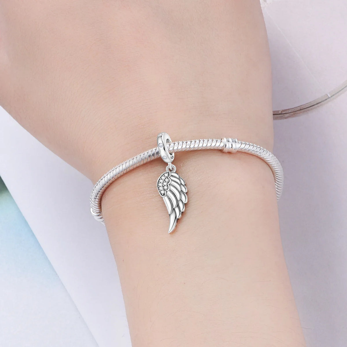 925 Sterling Silver Two-tone Symmetrical Angel Wing Pendant Necklace for Women Lucky Symbol Original Jewelry Party Couple Gift