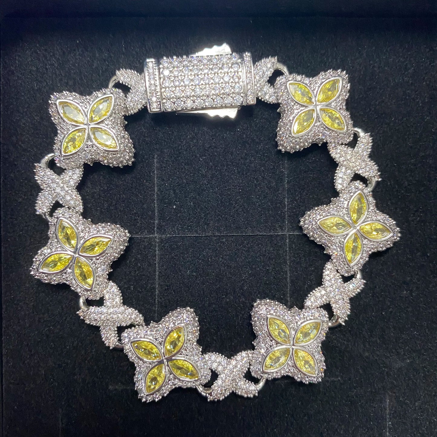 UWIN Multi Color CZ Floral Inifinity Chain Necklaces Pave Setting AAAAA Cubic Zircon Clover Necklace Fashion Jewelry for Gift
