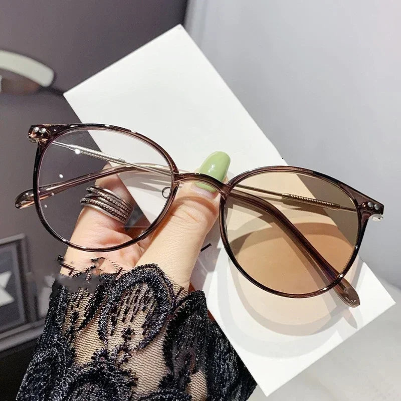 Intelligent Blue Light Blocking Myopia Glasses Round Frame Ultra Light Color Changing Sunglasses Outdoor Travel Driving Eyewear