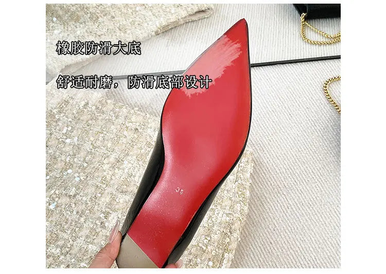 Ladies' pointed, internally raised flat sole single shoe, patent leather solid color versatile casual shallow mouth single shoe