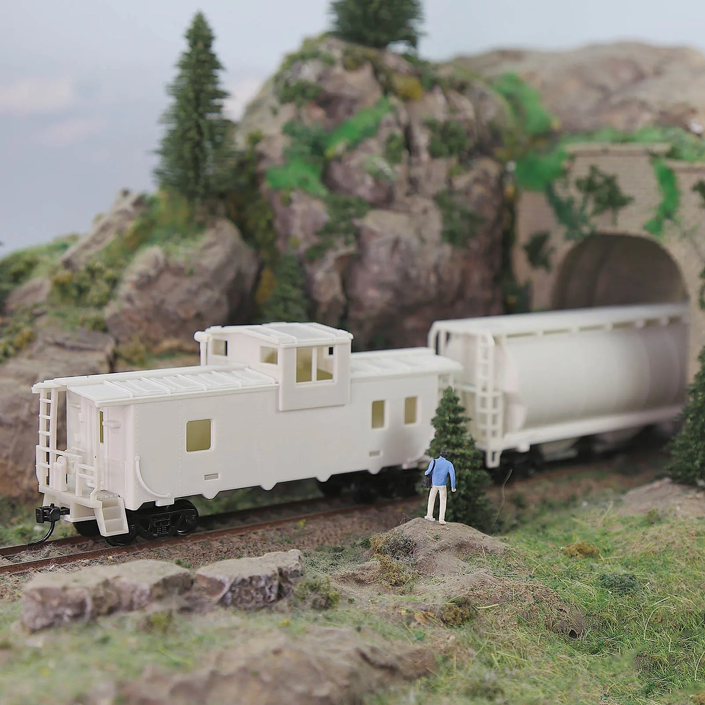 Evemodel 1pc HO Scale 1:87 Blank Unassembled 36' Wide Vision Caboose Model Wagon C8763JJ